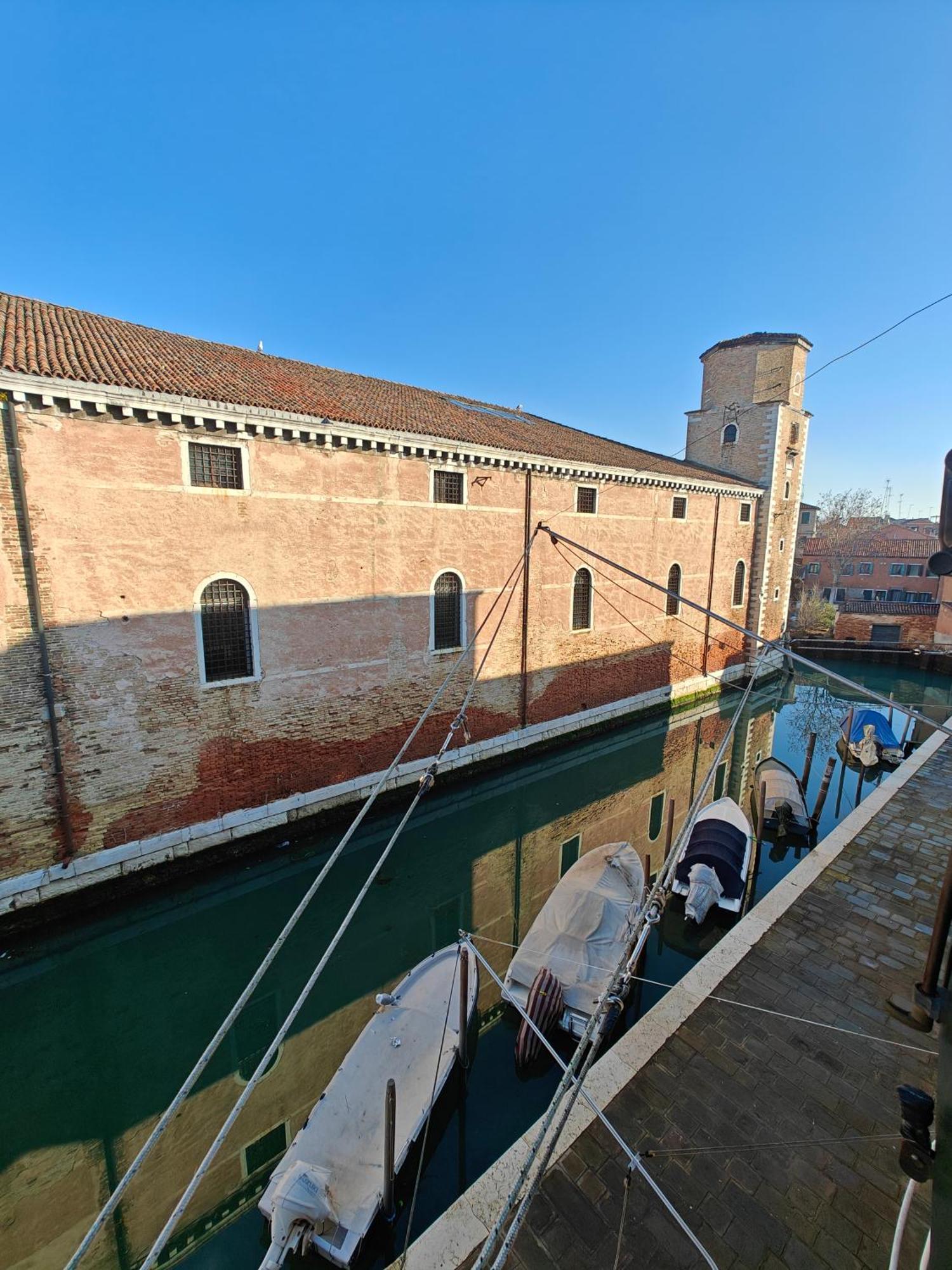 Castello Canal View Venice Luaran gambar