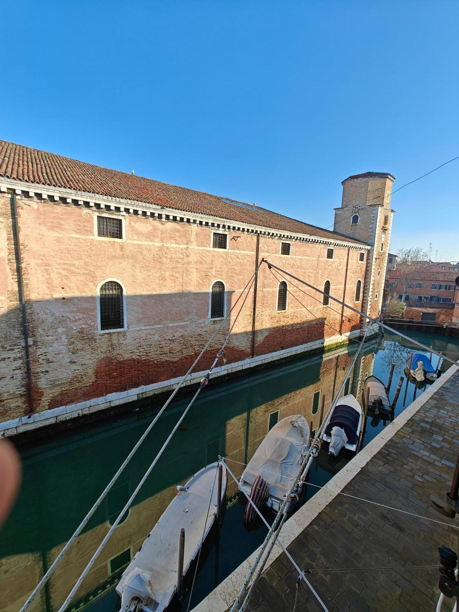 Castello Canal View Venice Luaran gambar